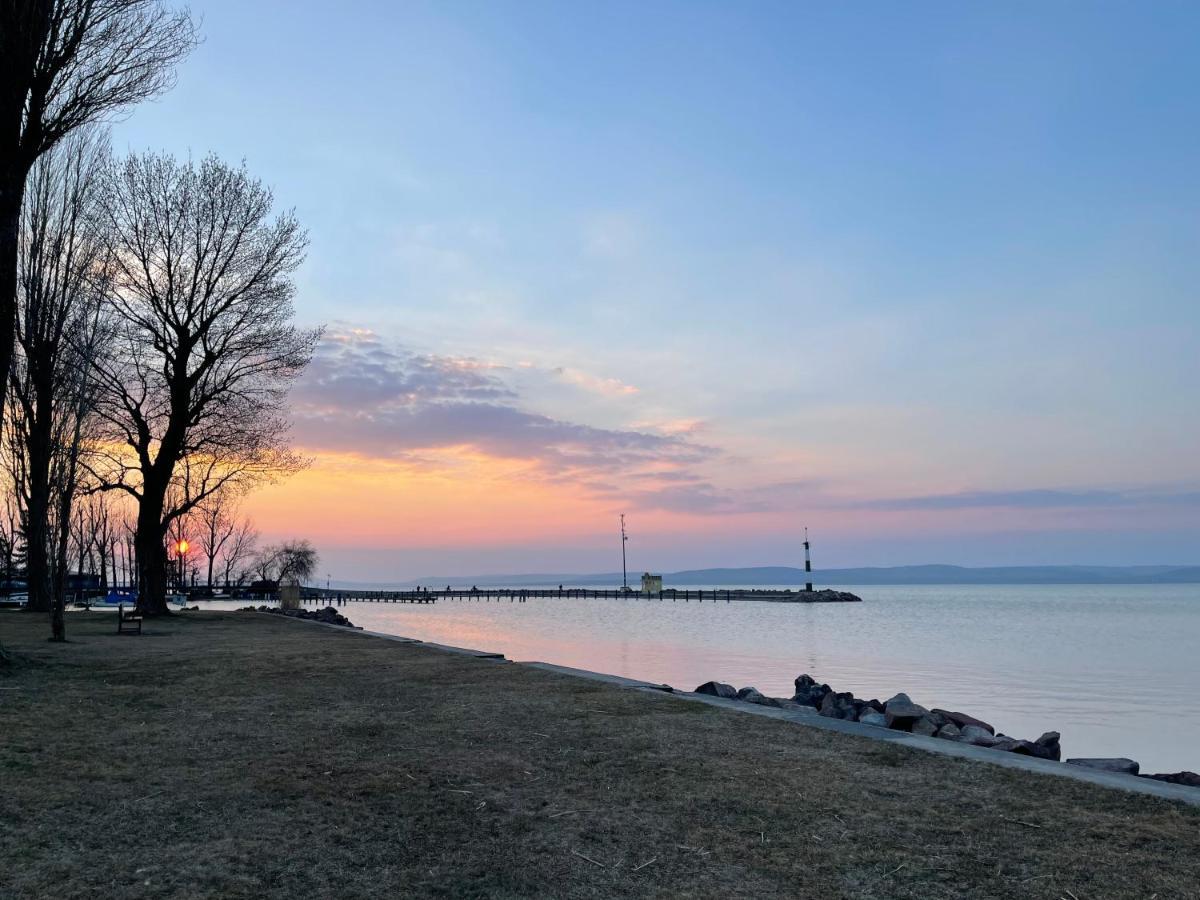 Tamas Apartman Balatonfoeldvar Sziveben- Egesz Evben Nyitva! Exterior foto